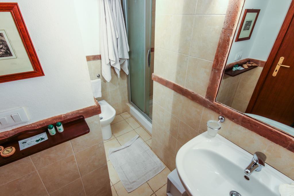 Al Cortiletto Hotell Reggio di Calabria Rum bild