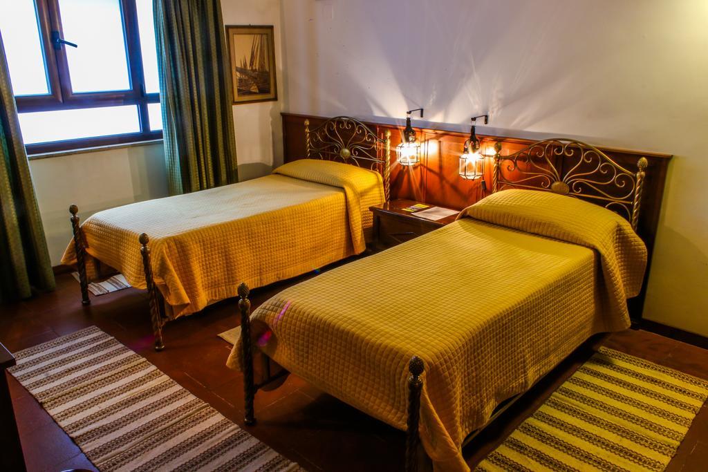 Al Cortiletto Hotell Reggio di Calabria Rum bild