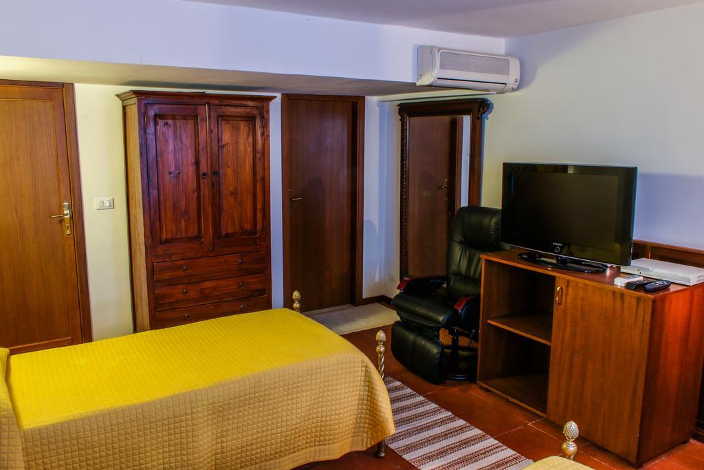 Al Cortiletto Hotell Reggio di Calabria Rum bild